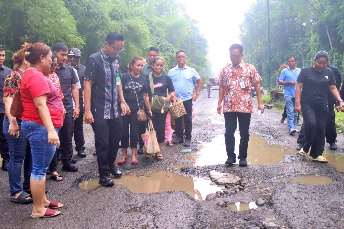 Wali Kota Medan Rico Tri Putra Bayu dengan langsung meninjau ke lokasi, Kamis (24/04/2025) pagi. (Foto : Ist)