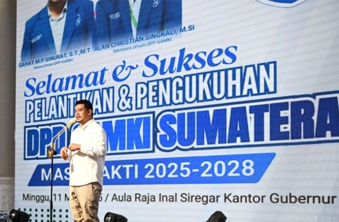 Teks Foto :  Gubernur Sumut Bobby Nasution menghadiri Pelantikan dan Pengukuhan Dewan Pimpinan Daerah (DPD) GAMKI Sumut masa bakti 2025-2028 di Aula Raja Inal Siregar, Kantor Gubernur Sumut, Jalan Diponegoro 30, Medan, Minggu (11/05/2025) malam. (Foto : Ist)