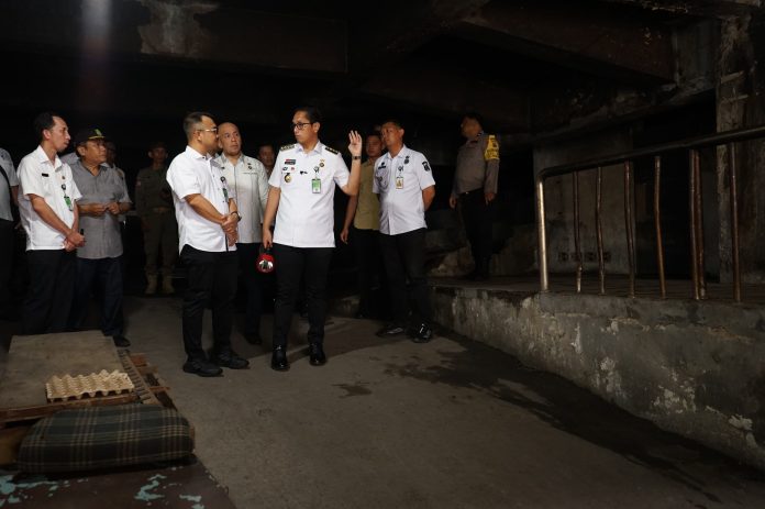 Rico Waas usai meninjau aset Pemko Medan berupa gedung Eks Perisai Plaza yang terletak di jalan Pemuda, Kec. Medan Maimun,Rabu (09/07/2025).