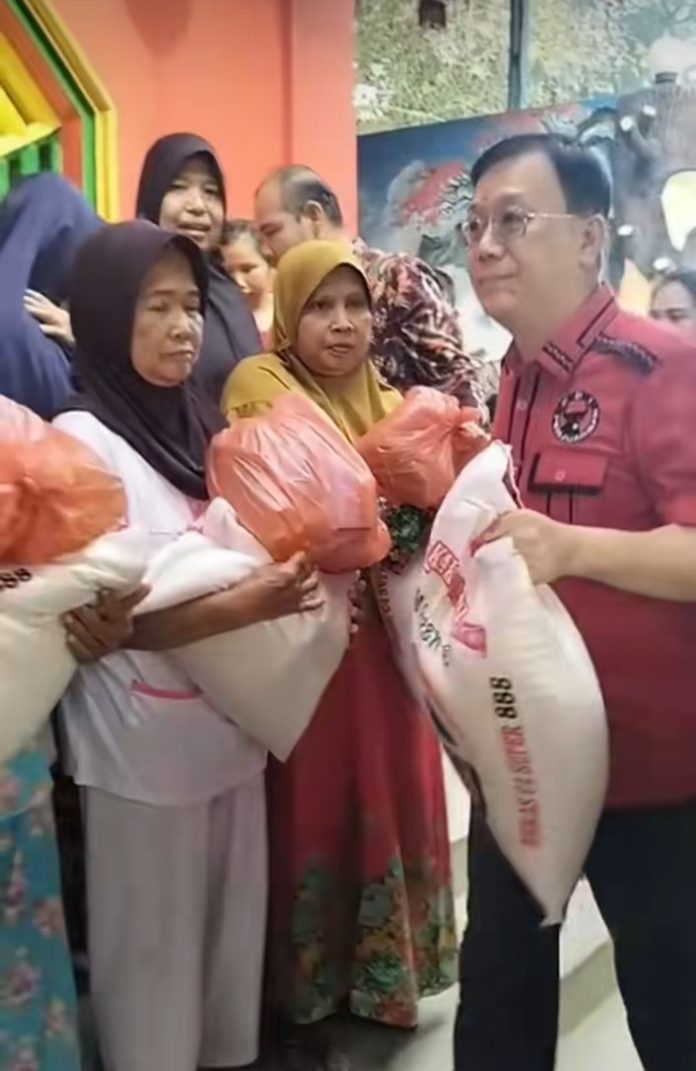 Hasyim SE Sekretaris Fraksi PDI Perjuangan DPRD Sumatera Utara. Senin 15 September 2025 di Kelenteng Tua Pek Kong Desa Kelambir 5 Kecamatan Hamparan Perak Kabupaten Deli Serdang (Foto : Ist)