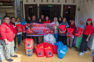 DPC PDI Perjuangan Kota Medan Serahkan Bantuan Ke Aceh Tamiang dalam rangka HUT Ke-53 PDI Perjuangan. (Foto : Ist) 