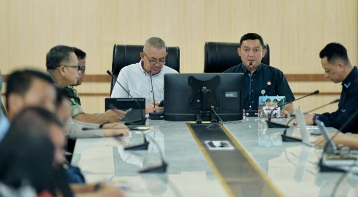 Teks Foto :  Pj Sekretaris Daerah Provinsi Sumatera Utara (Sumut) Sulaiman Harahap memimpin rapat persiapan Kolaborasi Pekan Ramadan Sumatera Utara 2026 di Ruang Rapat I Lantai 2 Kantor Gubernur Sumut Jalan Diponegoro Kota Medan, Selasa (3/3/2026). (Foto : Ist) 