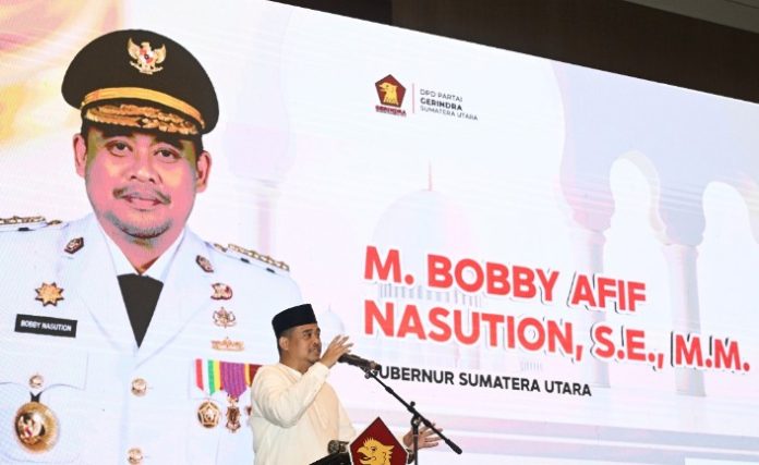 Teks Foto : Gubernur Sumatera Utara (Sumut) Bobby Nasution menghadiri buka puasa bersama Partai Gerindra Sumut dI Convention Hotel Santika Dyandra Jalan Kapten Maulana Lubis, Medan, Sabtu (07/03/2026). Acara dihadiri oleh para petinggi Partai Gerindra Sumut, Ketua DPRD Sumut, serta Bupati/Walikota Se-Sumut. (Foto : Ist) 